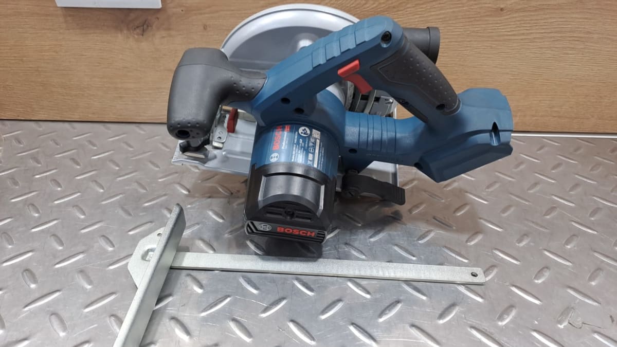 Sierra Circular Inalámbrica BOSCH GKS 18V-57 - 06016A22E03