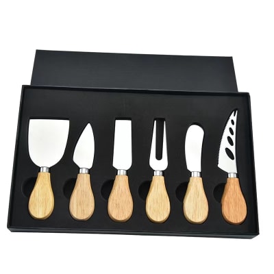 SET DE 6 CUBIERTOS PARA QUESOS CON MANGO DE MADERA