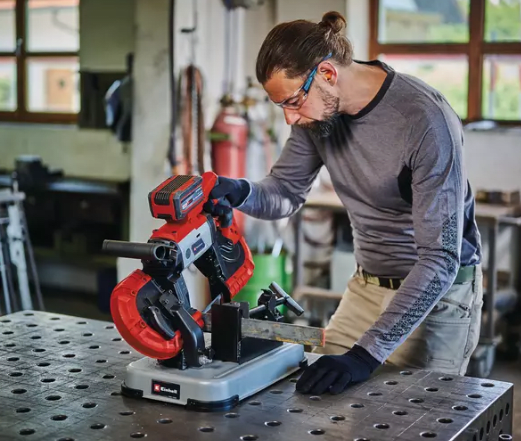 Sierra Huincha Einhell Inalámbrica 18V con base | TE-MB 18/127 U Li Solo3