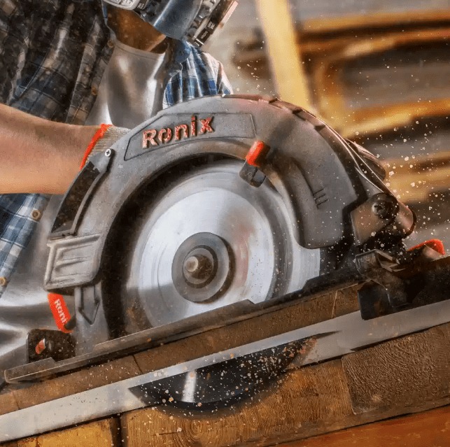 Sierra Circular Ronix 9