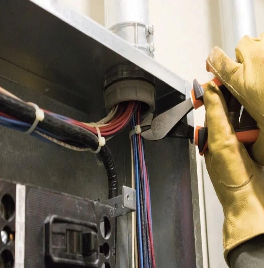 Alicate De Corte Diagonal 7'' Aislada (KTA220-7E)1