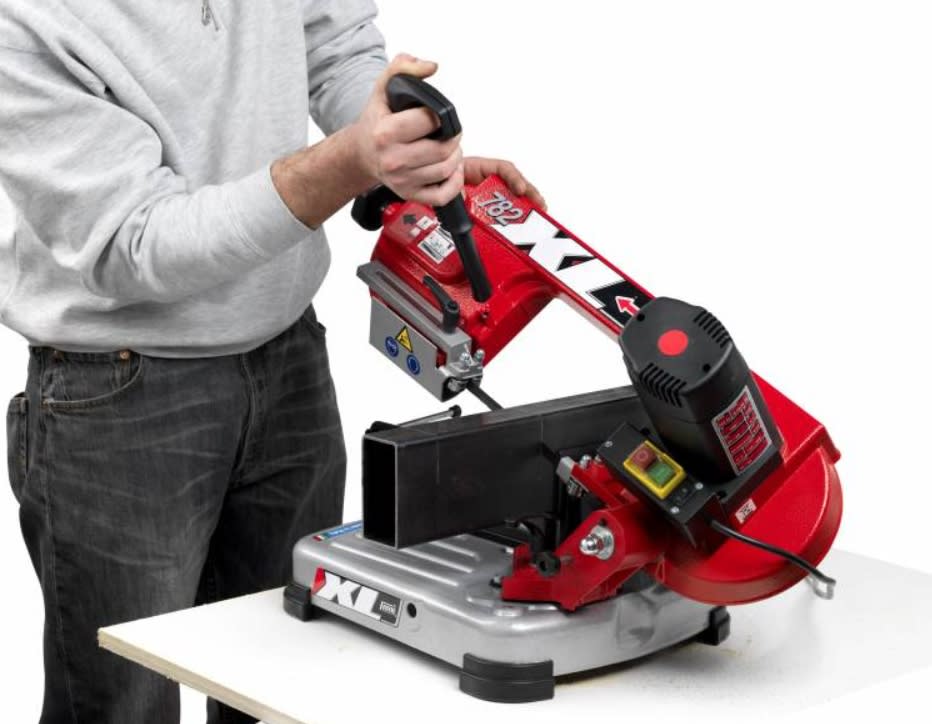 MAQUINA SIERRA CINTA 950 W. 1335 MM (782 XL)3
