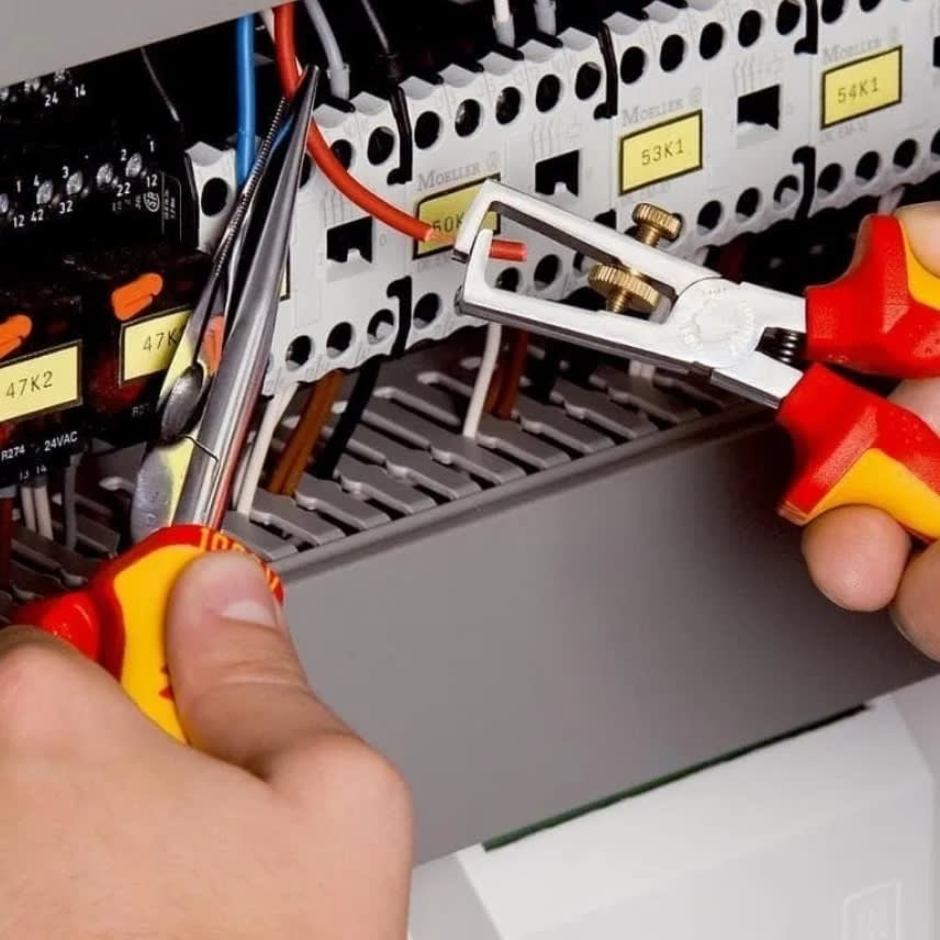 Alicate Pelacables Aislado De 6'' 1000v (1106160)1