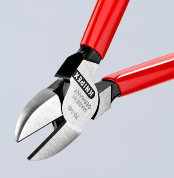 Alicate C/lateral 5.1/2'' (7001140)1