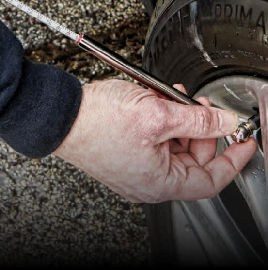 MEDIDOR DE PRESION PARA NEUMATICOS 5-50 PSI P/VEHICULOS DE PASAJEROS (S-921)8