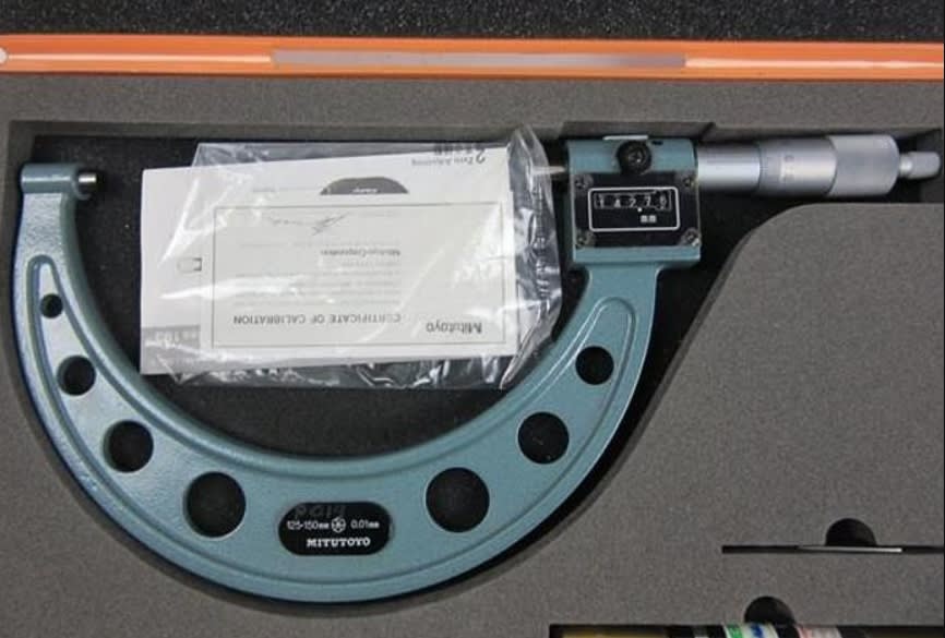 MICROMETRO DIGITAL 125 - 150 / 0.01 MM. (193-306)3