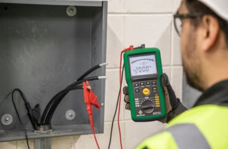 MEDIDOR DE AISLACION MEGOHMETRO 1KV  (5882A)9