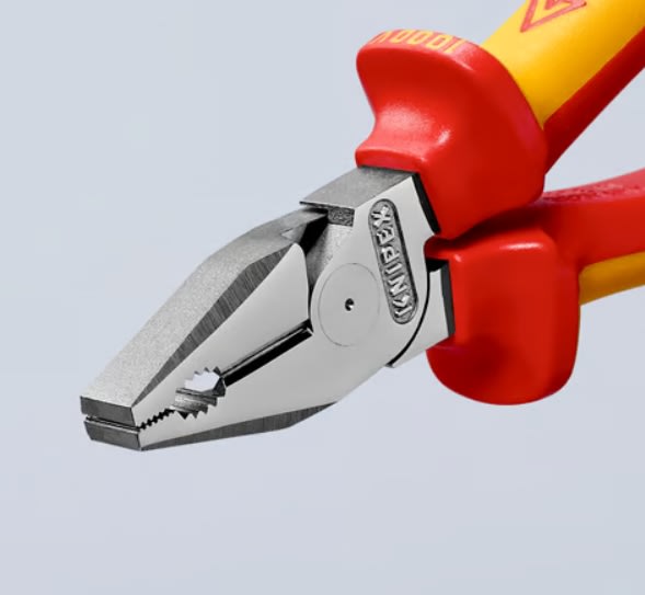 Alicate Universal Reforzado De 7'' Aislado 1000V2