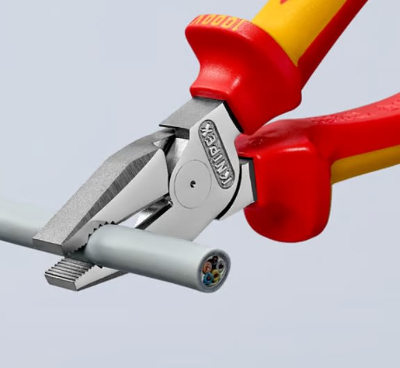 Alicate Universal 8 PuLG 1000v. (0206200)3