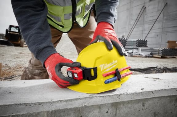 Casco De Seguridad Ala Frontal Blanco (48-73-1120)4