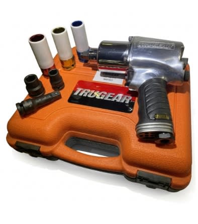 LLAVE DE IMPACTO []1/2'' TORQUE MAX. 600 LB/PIE-813 NM. 6500 RPM (PT520TK1)2