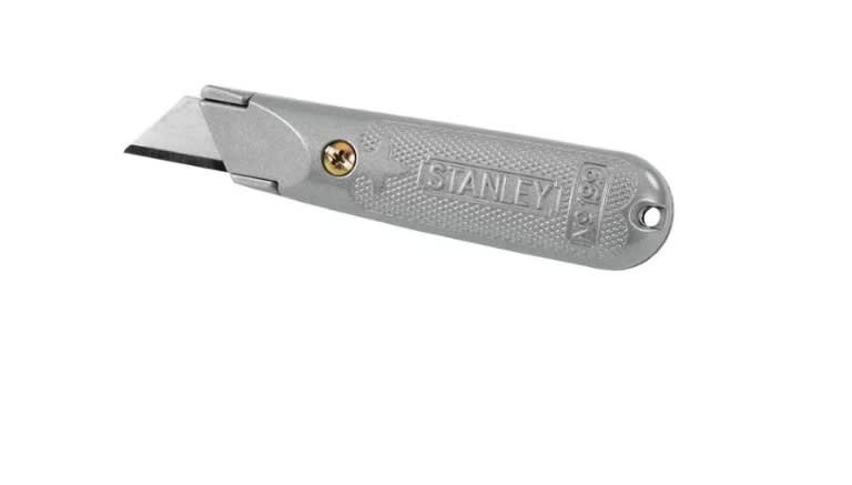 CUCHILLA PARA TRABAJO PESADO #199.  M/ DE ALUMINIO. INCLUYE 3 HOJAS. (10-209)3