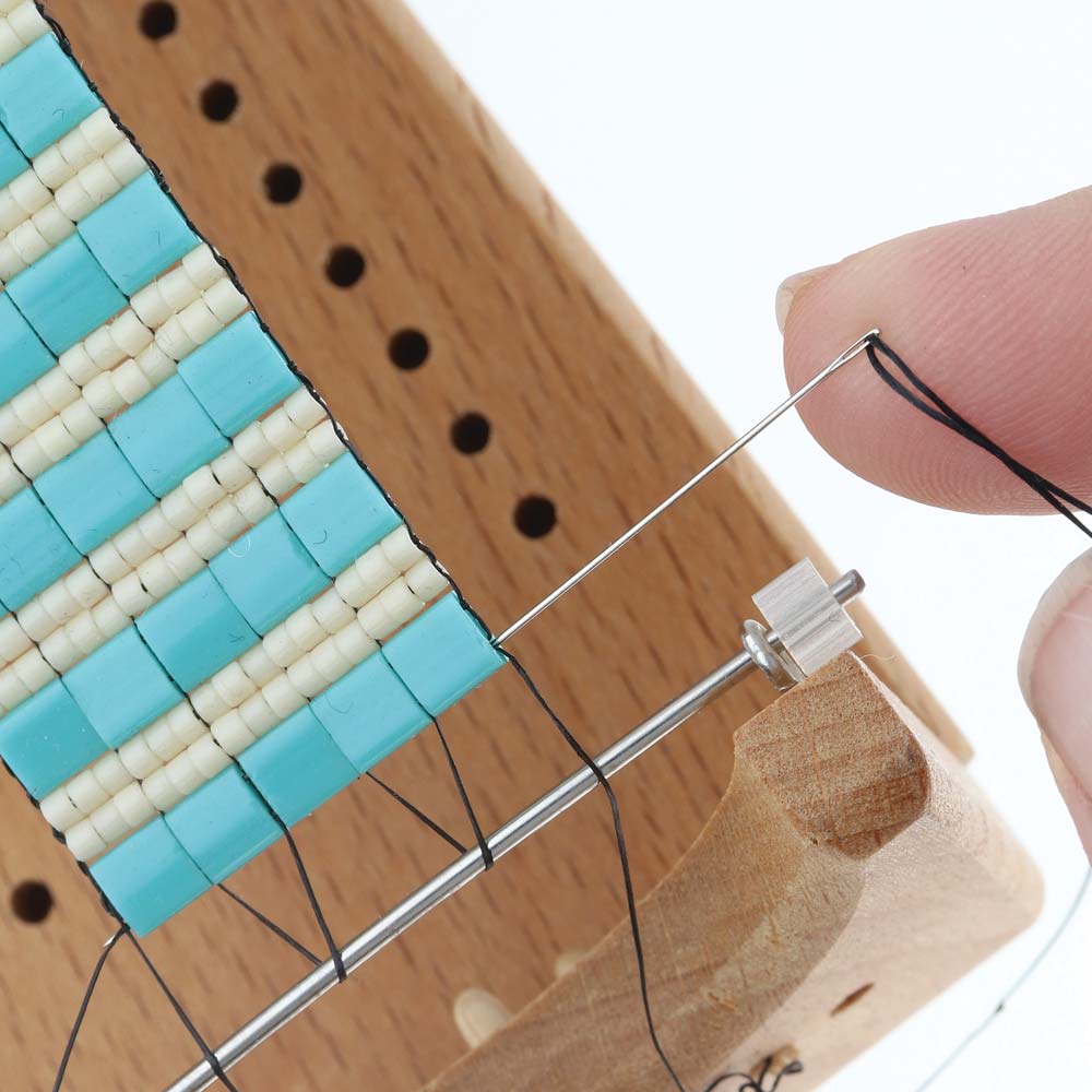 LITTLE RICKY BEADING LOOM1