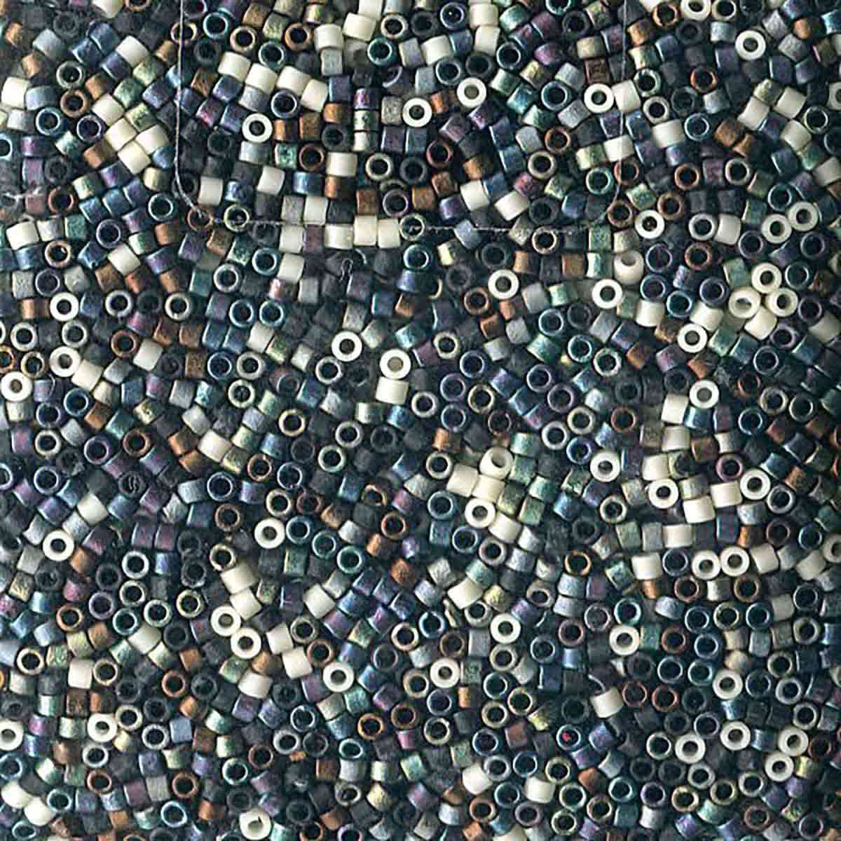 11/0 DELICA X 7.2GR/TB MIXES B9