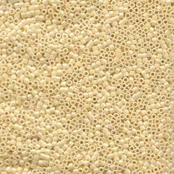 11/0 DELICA X 50GR/BL BLANCOS Y CREMAS10