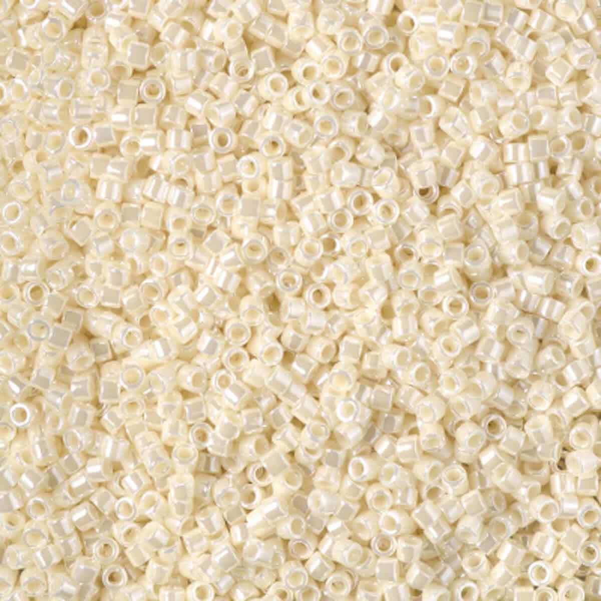 11/0 DELICA X 50GR/BL BLANCOS Y CREMAS11