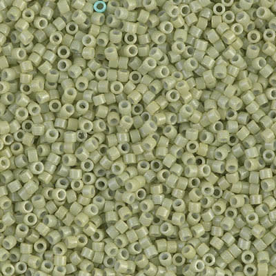 11/0 DELICA X 7.2GR/TB VERDES Y LUMINOUS34