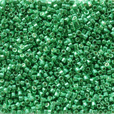 11/0 DELICA X 7.2GR/TB METALICOS BRILLOSOS B15