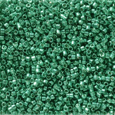 11/0 DELICA X 7.2GR/TB METALICOS BRILLOSOS B16