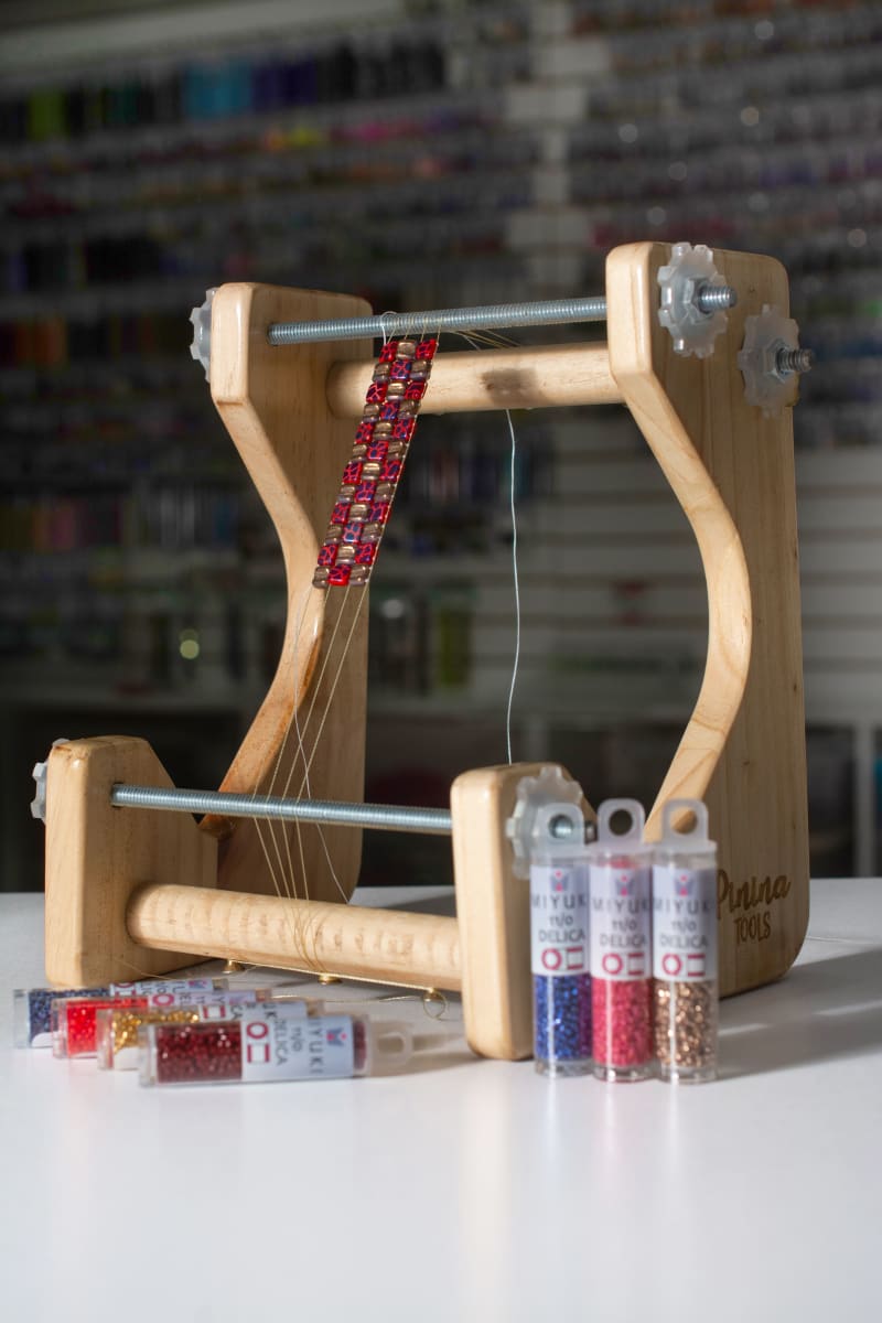 TELAR PININA TOOLS BEADING LOOM2