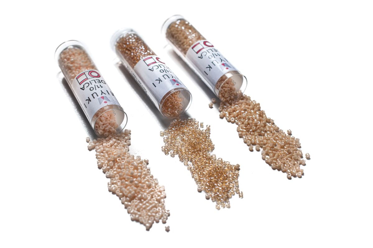 11/0 DELICA X 7.2GR/TB BEIGE Y MARRONES36