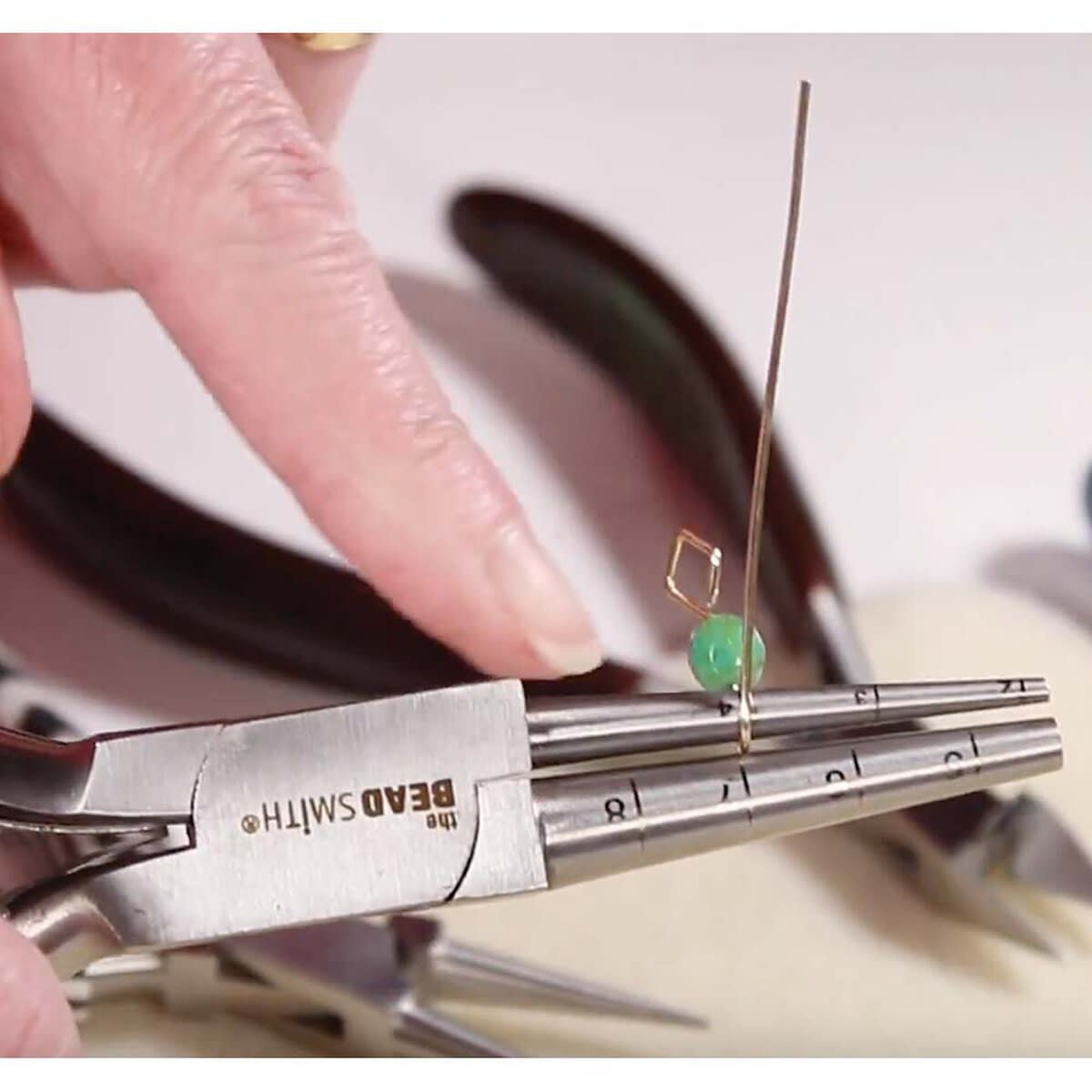 ALICATE DE PUNTA REDONDA CON MEDIDAS2