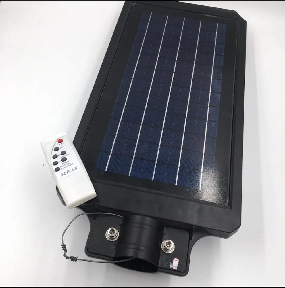 Luminaria Suburbana Alumbrado Publico Solar 150W con Sensor Movimiento GD-981508