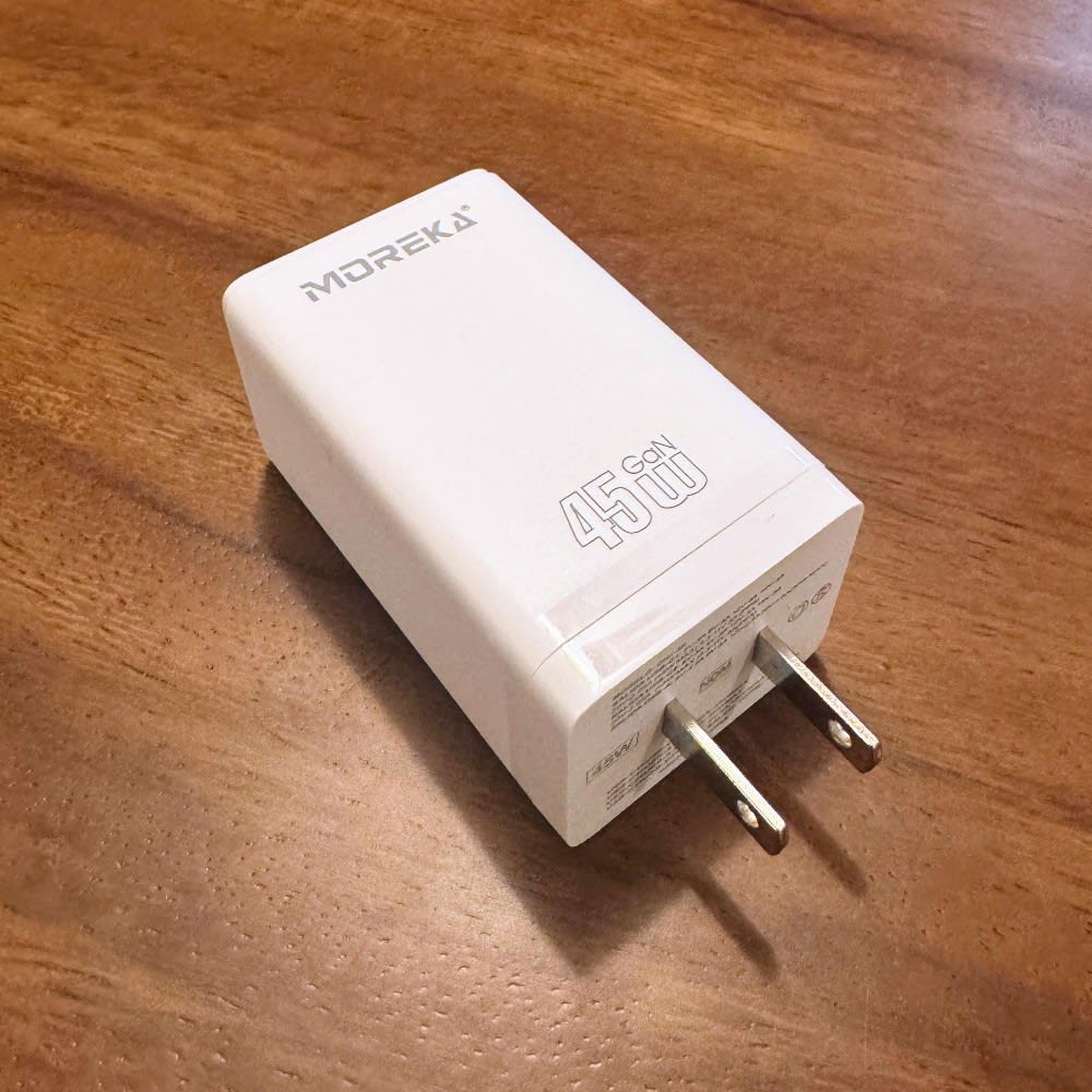 Turbo Cargador GAN 45W 3 puertos carga rápida para Notebook3