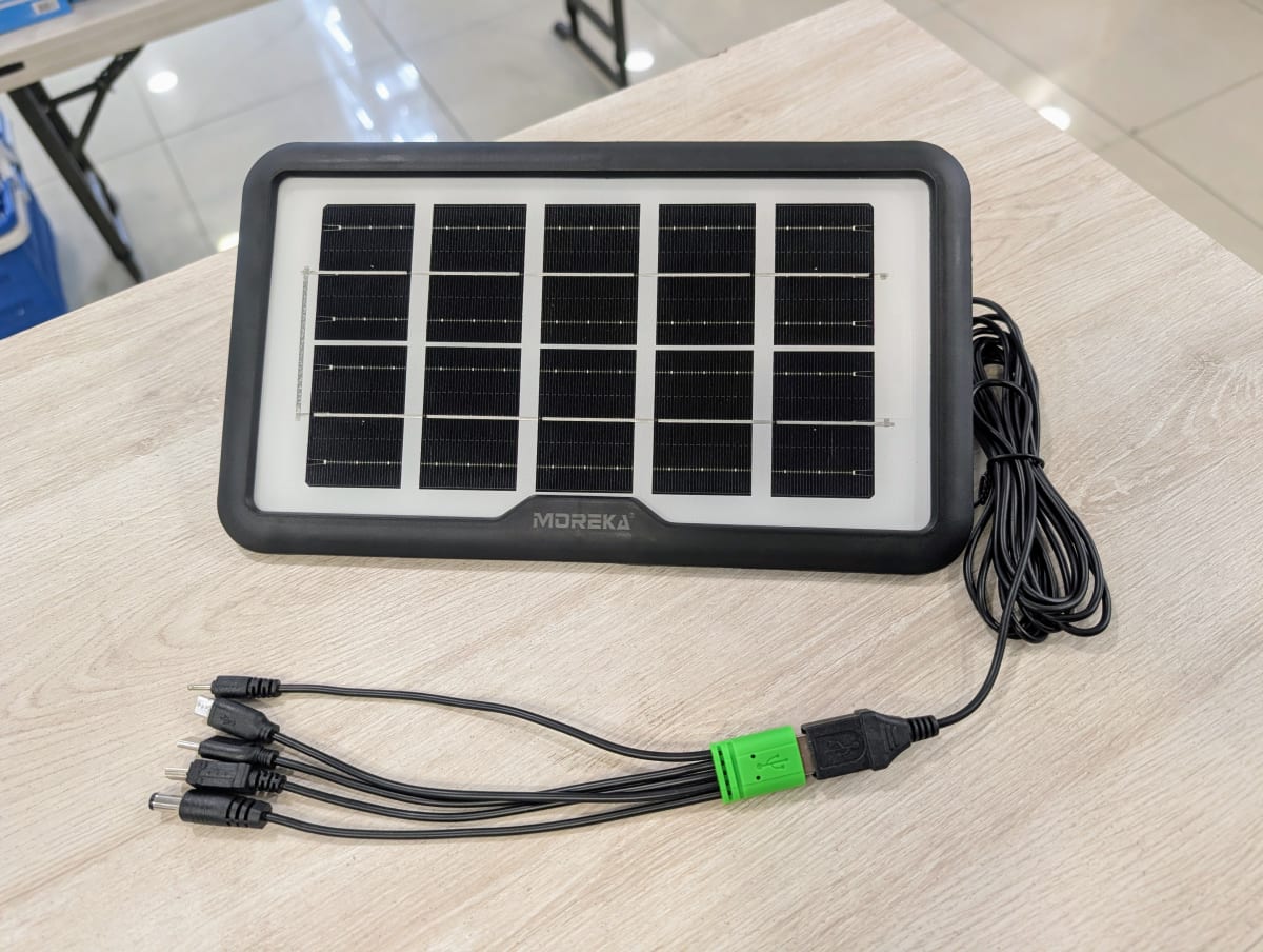 Panel Solar Portátil 3.8W 6V 5 conectores Moreka MOR-10T5