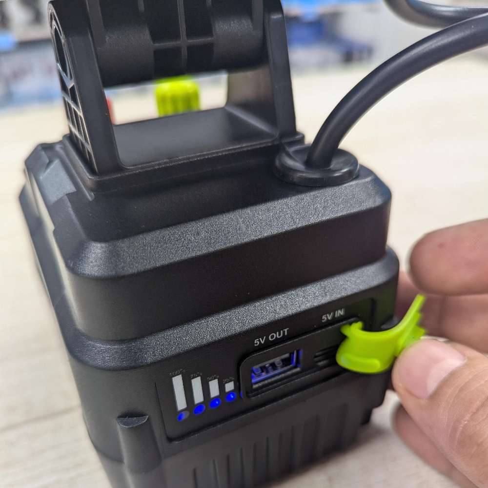 Reflector cargador Solar 300W 8000mAh Brillo ajustable MOR-2305b3