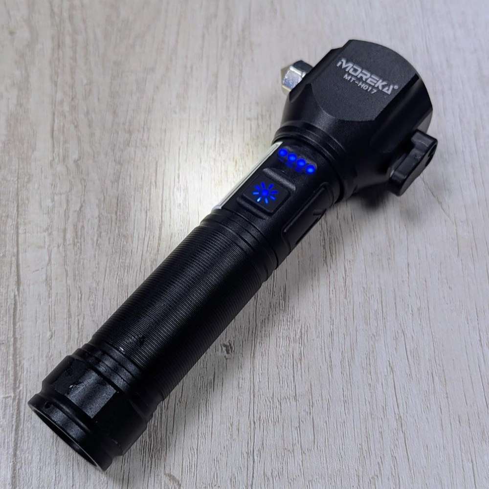 Linterna tactica metalica recargable rompe vidrios iman 7 modos diferentes de luz led Moreka MT-H0177