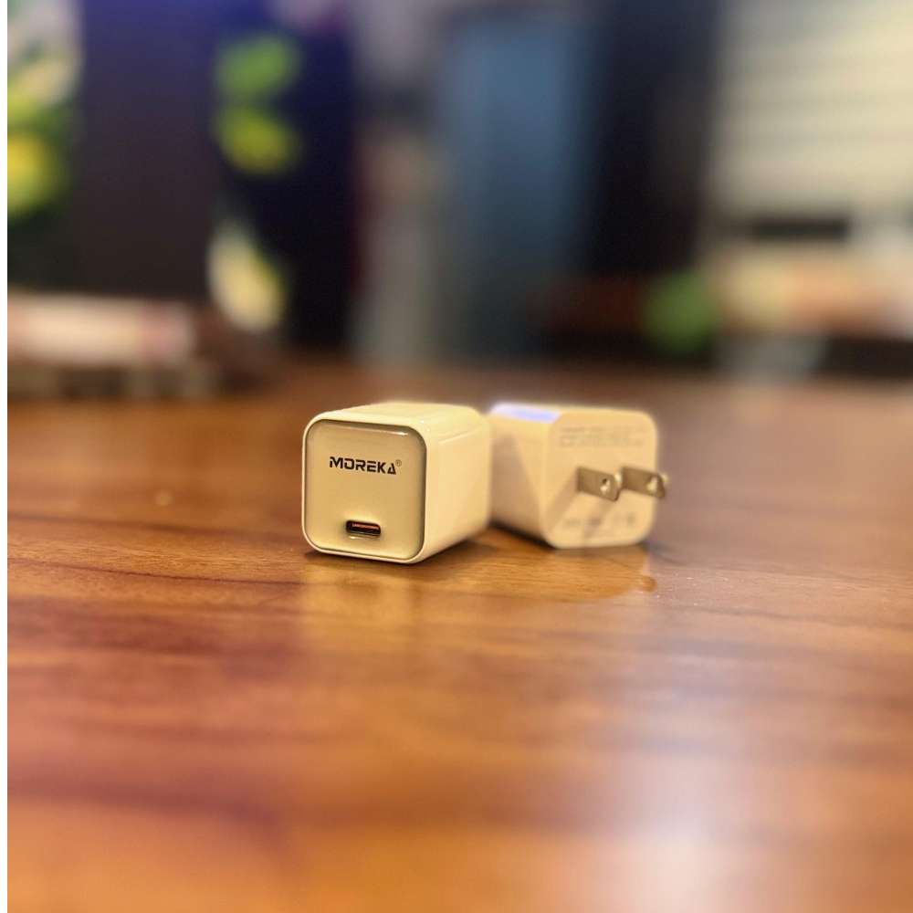 Cubo de cargador Moreka carga rápida 20W 3A puerto C3
