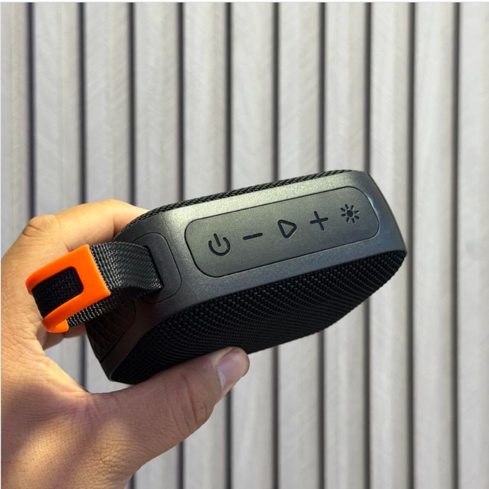 Mini Bocina Nebro 8W Bluetooth recargable IPX4 USB TWS WG-1983
