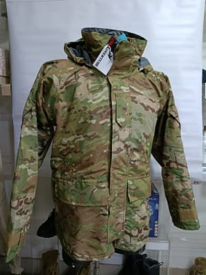 PARKA MIMETISMO CON POLAR MARCA TRUADVENTURE1