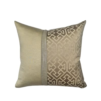 COJIN PLUMAS CHAMPAGNE CON DISEÑO