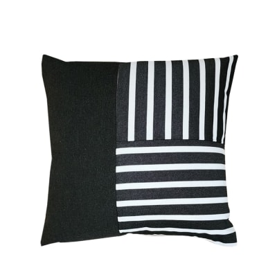 COJIN NEGRO Y RAYAS BLANCAS