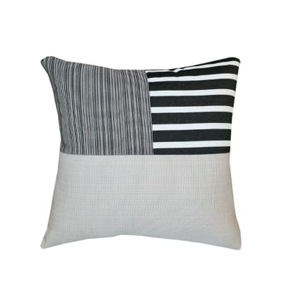 COJIN GRIS Y RAYAS NEGRAS