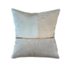 COJIN PLUMAS CHAMPAGNE CON DETALLE LINEAL DORADO DARK1