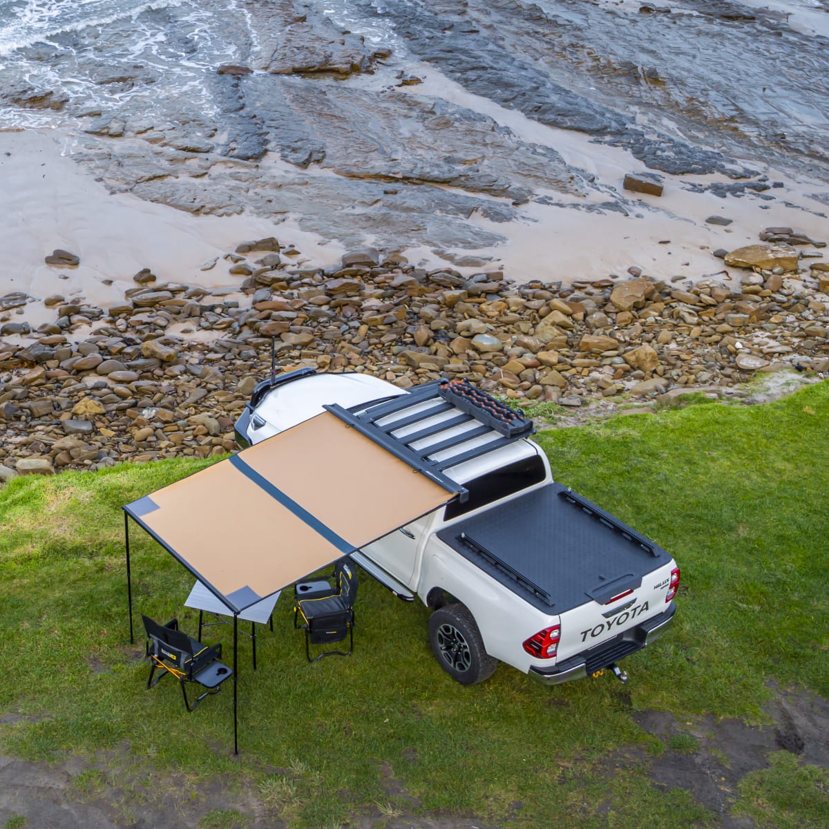 TOLDO ARB 2X2.5 MTS CON LUZ LED4