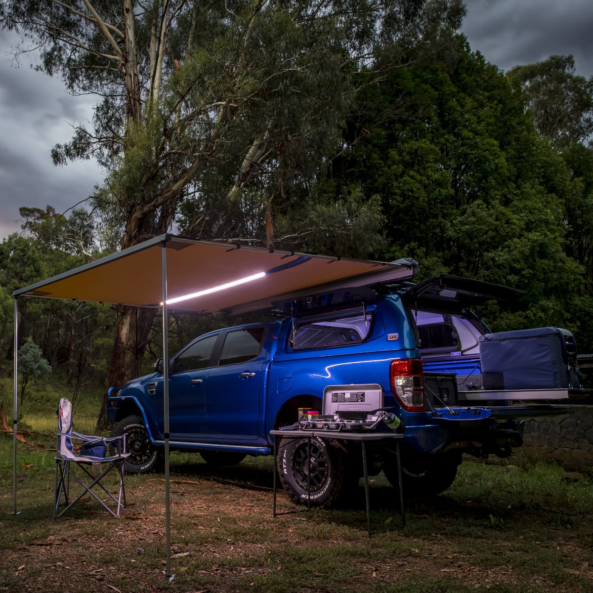 TOLDO ARB 2X2.5 MTS CON LUZ LED3