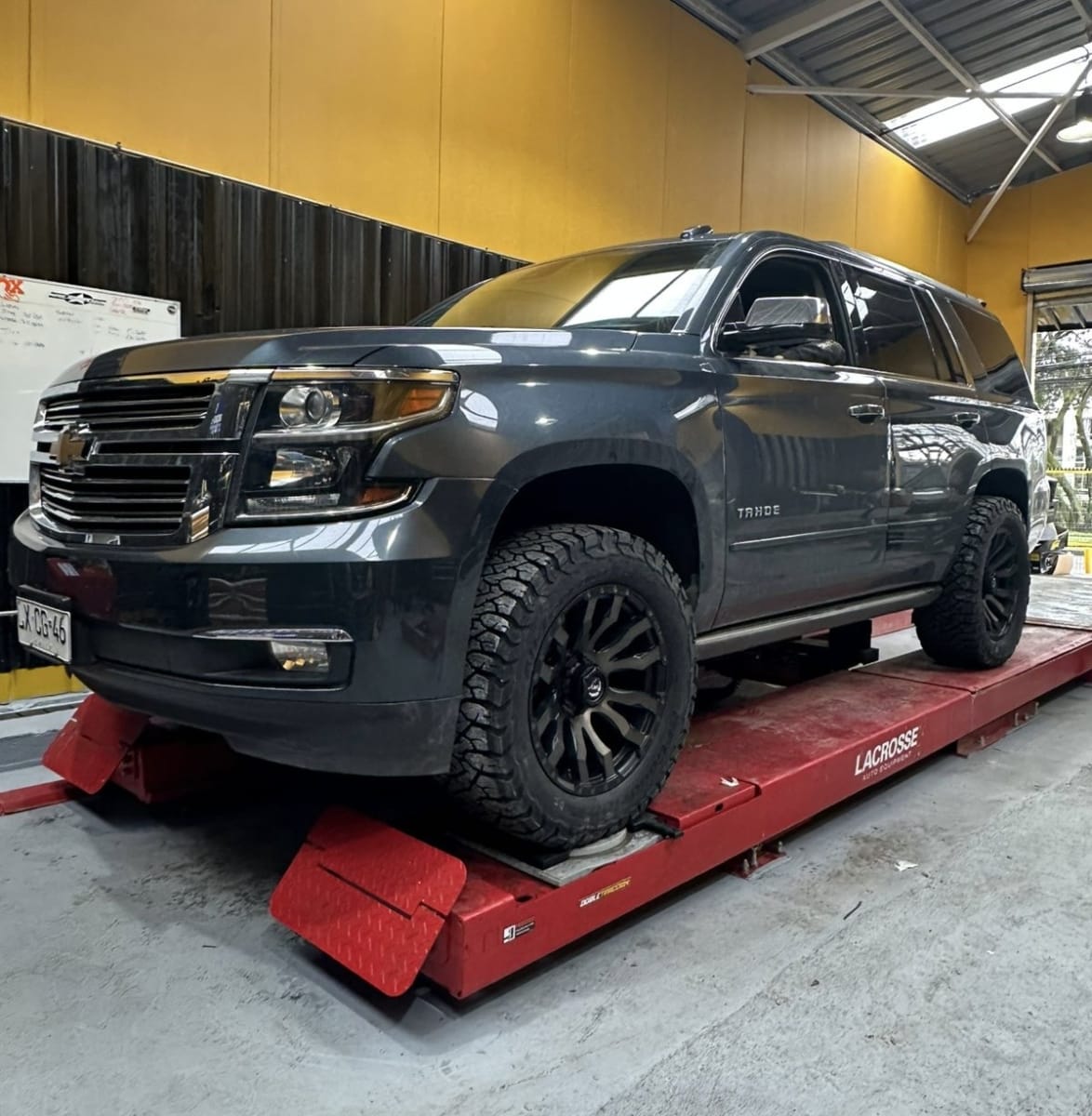 KIT QUICKLIFT RS9000XL SUBURBAN / TAHOE (2007-2020)2