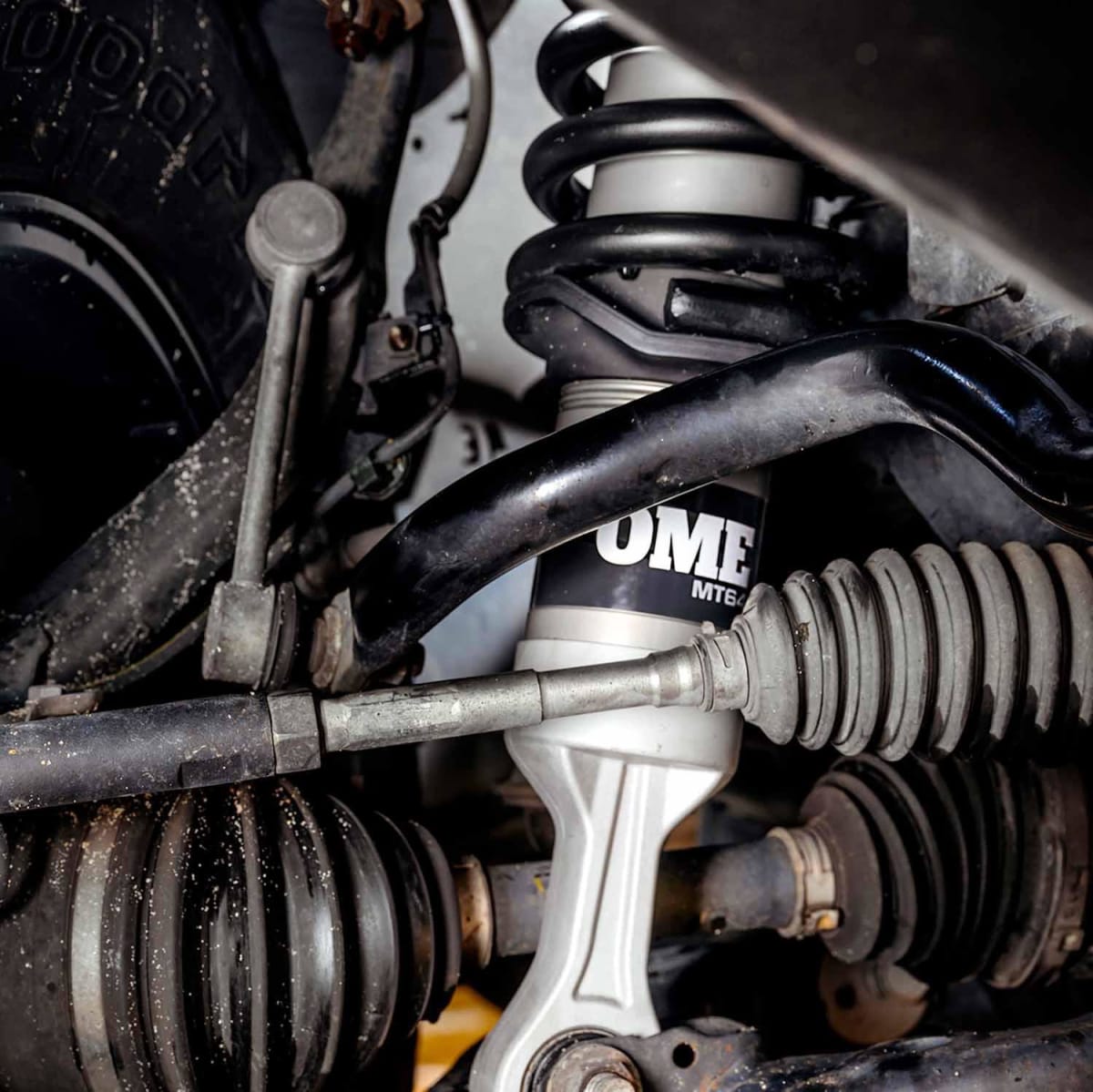 KIT OME MT64 TOYOTA HILUX GR SPORT 2024+2