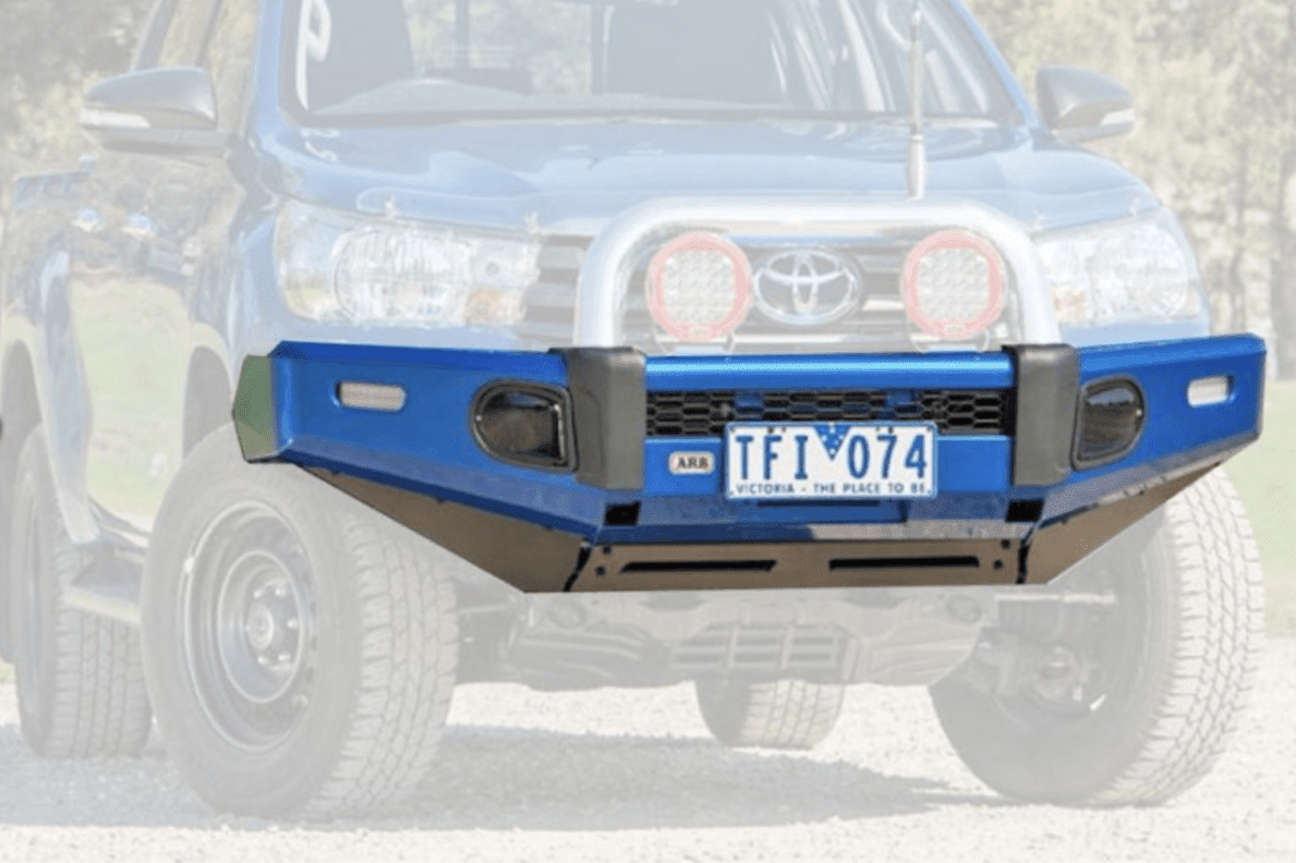 PARACHOQUE DELANTERO ARB SUMMIT SAHARA (HILUX 2016+)3