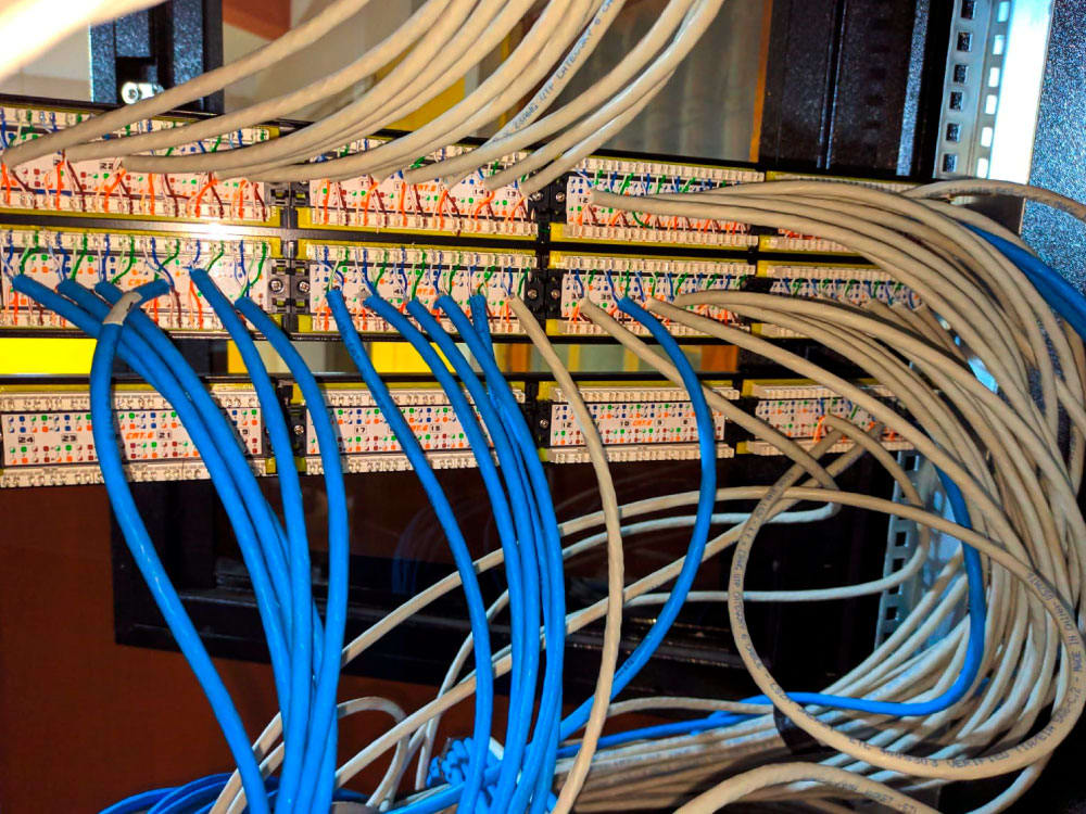 PATCH PANEL 24 PUERTOS 1U CAT6 TD-P7024-C6 Largo 48.1*Alto 4.5*Espero 6.56