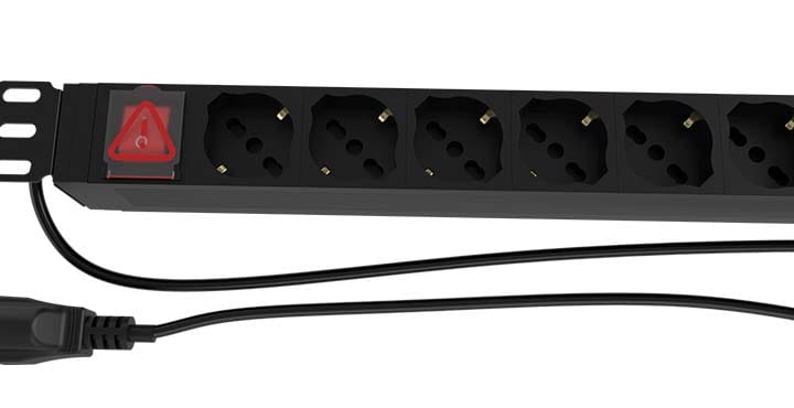 NEXXT PDU 8 TOMAS 1U 220V 16A CABLE 2MT MAX OUT 3500W CHILENO Regleta para montaje en bastidor2