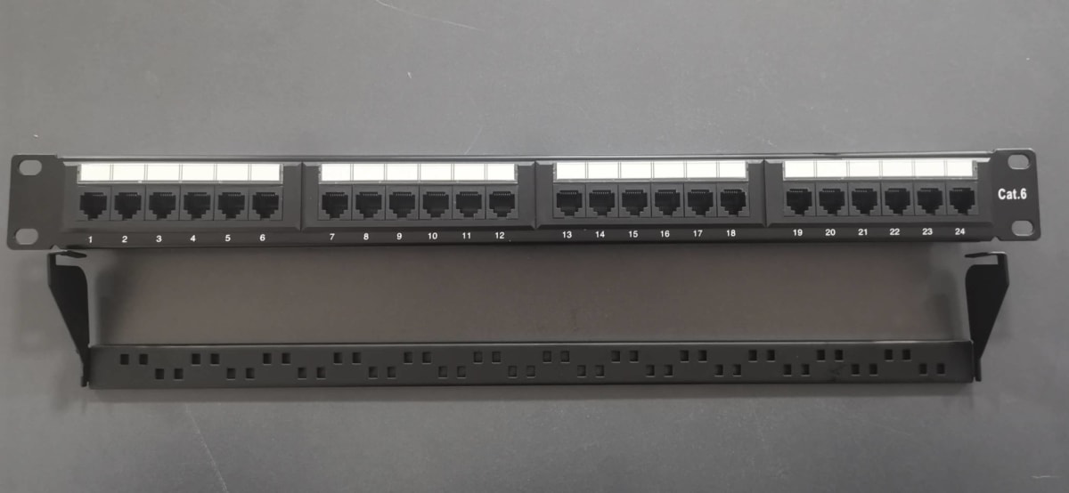 PATCH PANEL 24 PUERTOS 1U CAT6 TD-P7024-C6 Largo 48.1*Alto 4.5*Espero 6.53