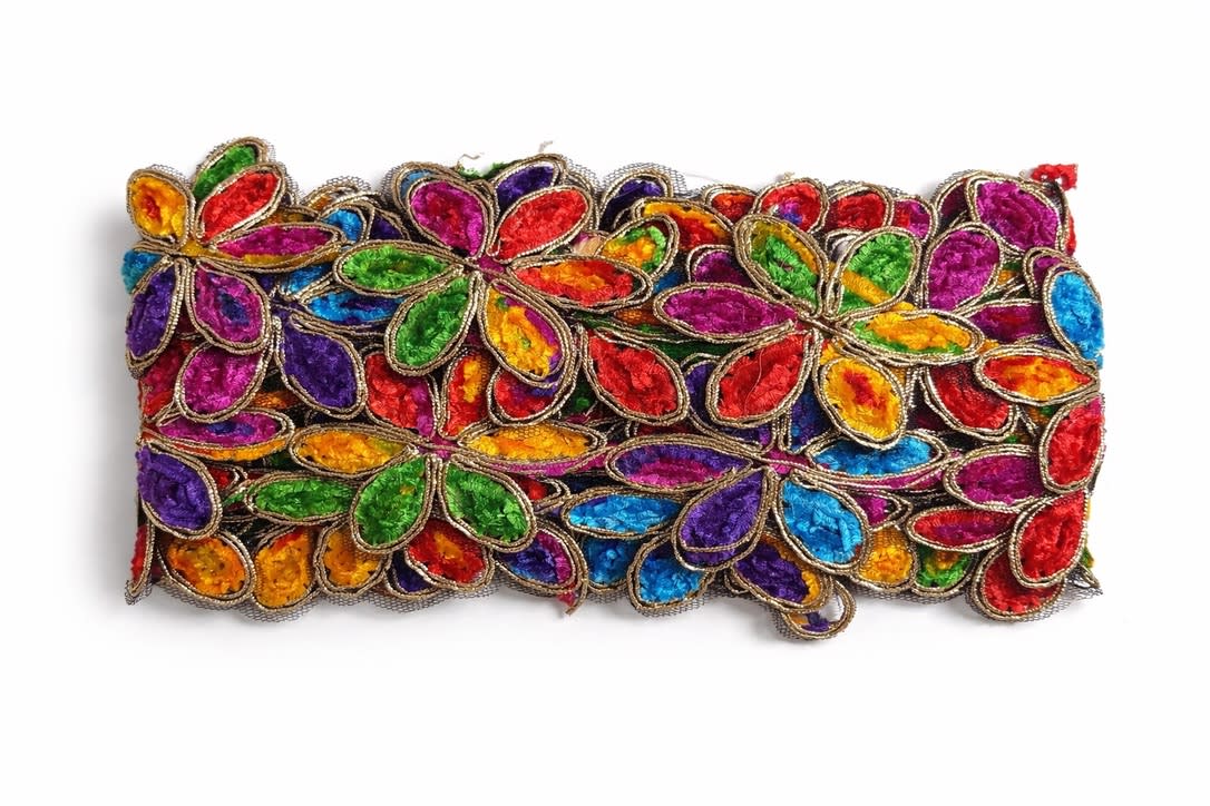 6371-0246 Adorno Flor Grande Colores 6.5cm.Rollo 10yds.1