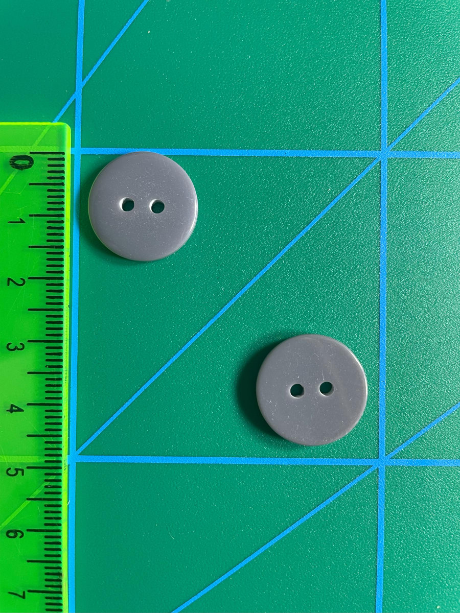 Botón Clásico Gris  (28 L-18 mm) 1