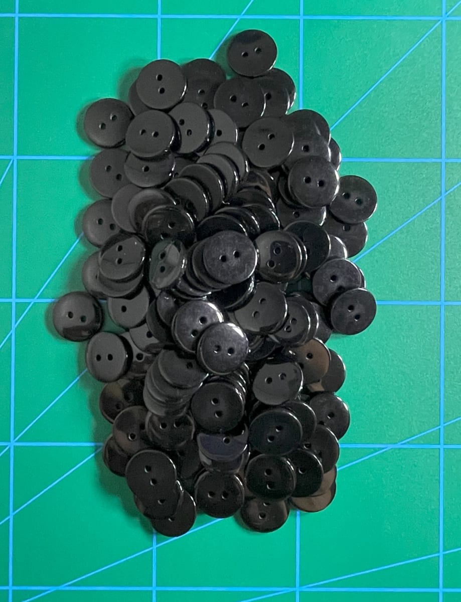 Botón Clásico Negro (28 L-18 mm)144 unid.2