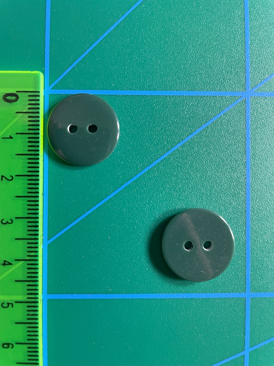 Botón Clásico Verde Botella (28 L-18 mm) 1